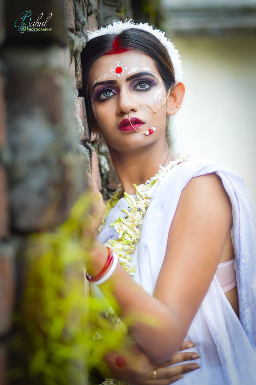Agomoni photoshoot | Indian photoshoot, Indian women painting, Indian beauty
